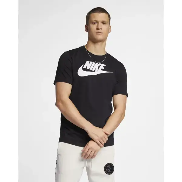 Nike-Sportswear