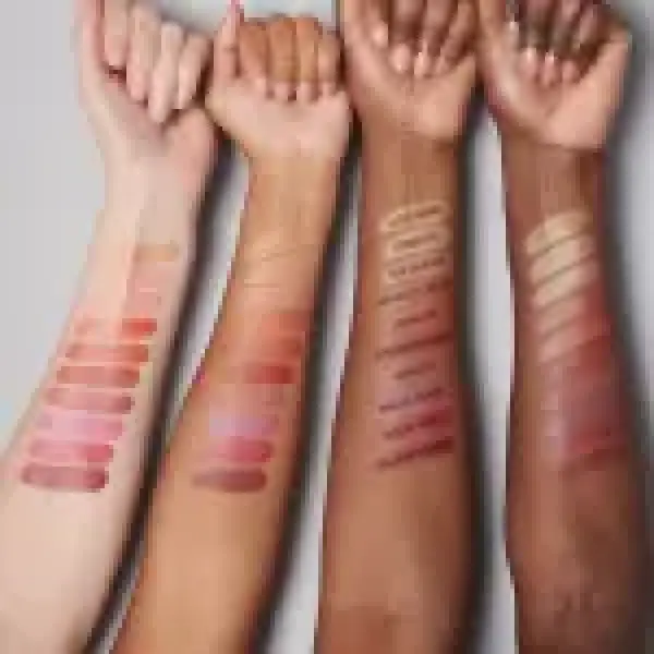 MAC- Strobe Beam Liquid Blush